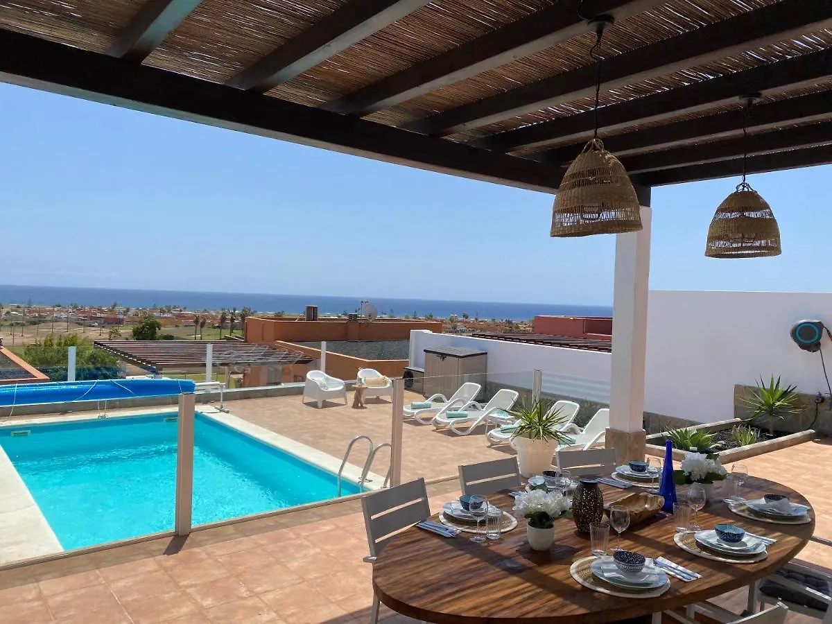 הוילה קלטה דה פוסטה Casa Blanca - Sea Views - Private Pool - Wifi - Bbq 0*,  ספרד